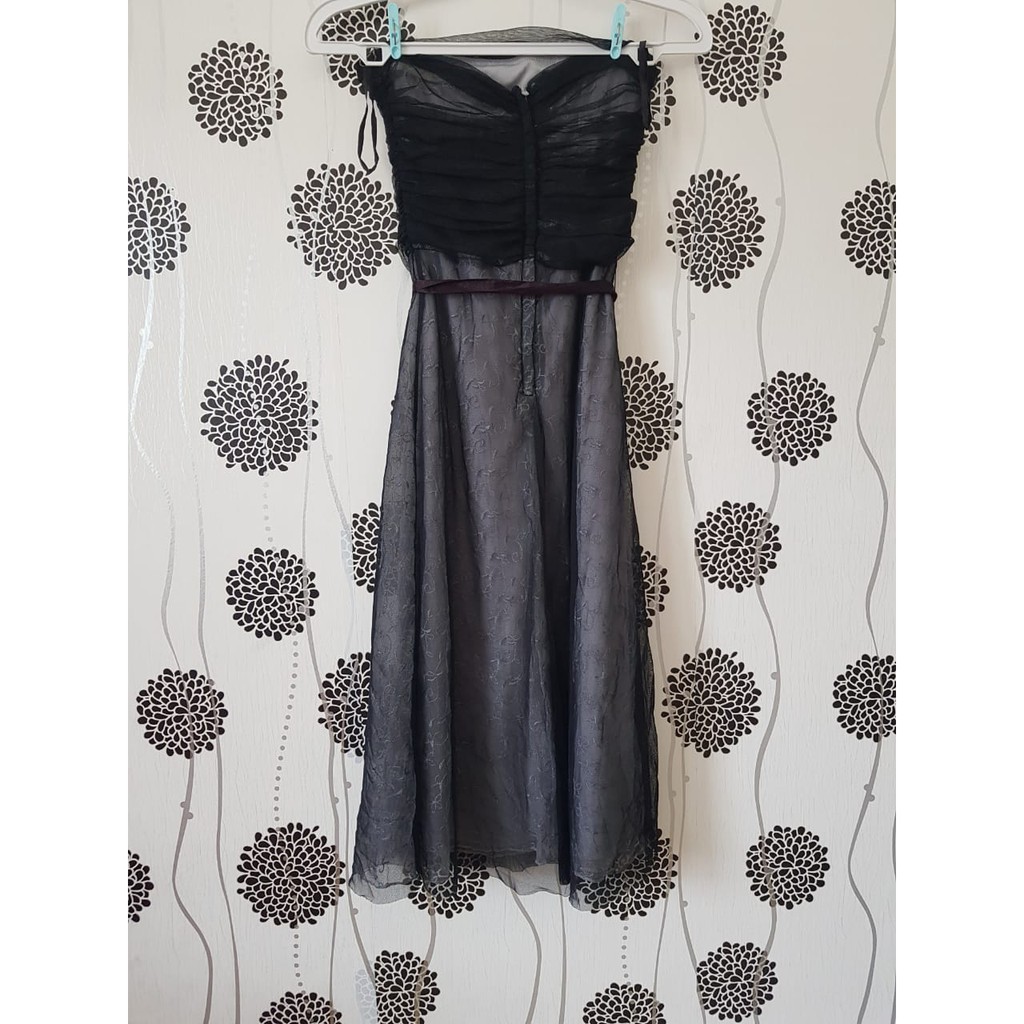 Dress Pesta Wanita Panjang Hitam Motif Abu Abu Model Kemben Kombinasi Tile Bunga Didepan Ada Tali Un