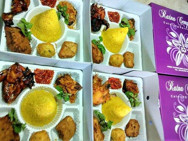 (isi 50pcs - SEKAT 7PUTSU) Mika Nasi Sekat 7 Putih susu/Mika Box Nasi/Mika Tumpeng Mini