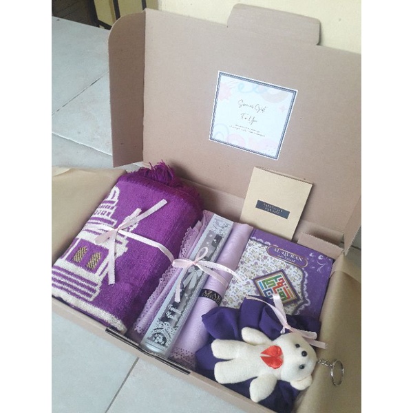 Hampers Kado Ulang Tahun Hijab Segiempat Syar'i Jumbo Kado Wisuda Paket Hijrah Gift Box Kado Ulang Tahun