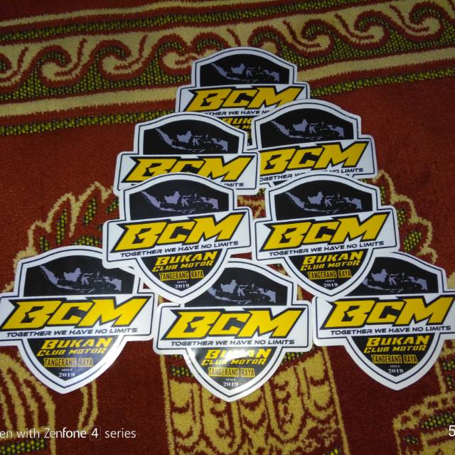 

Cutting stiker bahan Vinyl