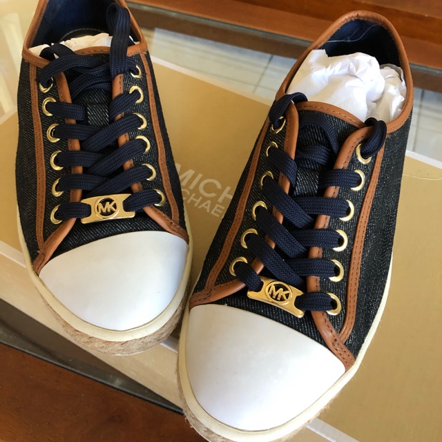 Preloved MK casual shoes