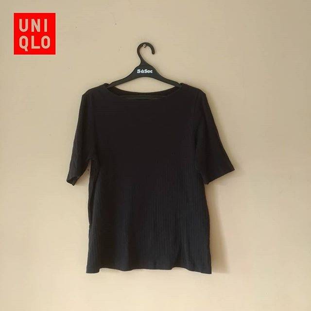 Kaos knit uniqlo second