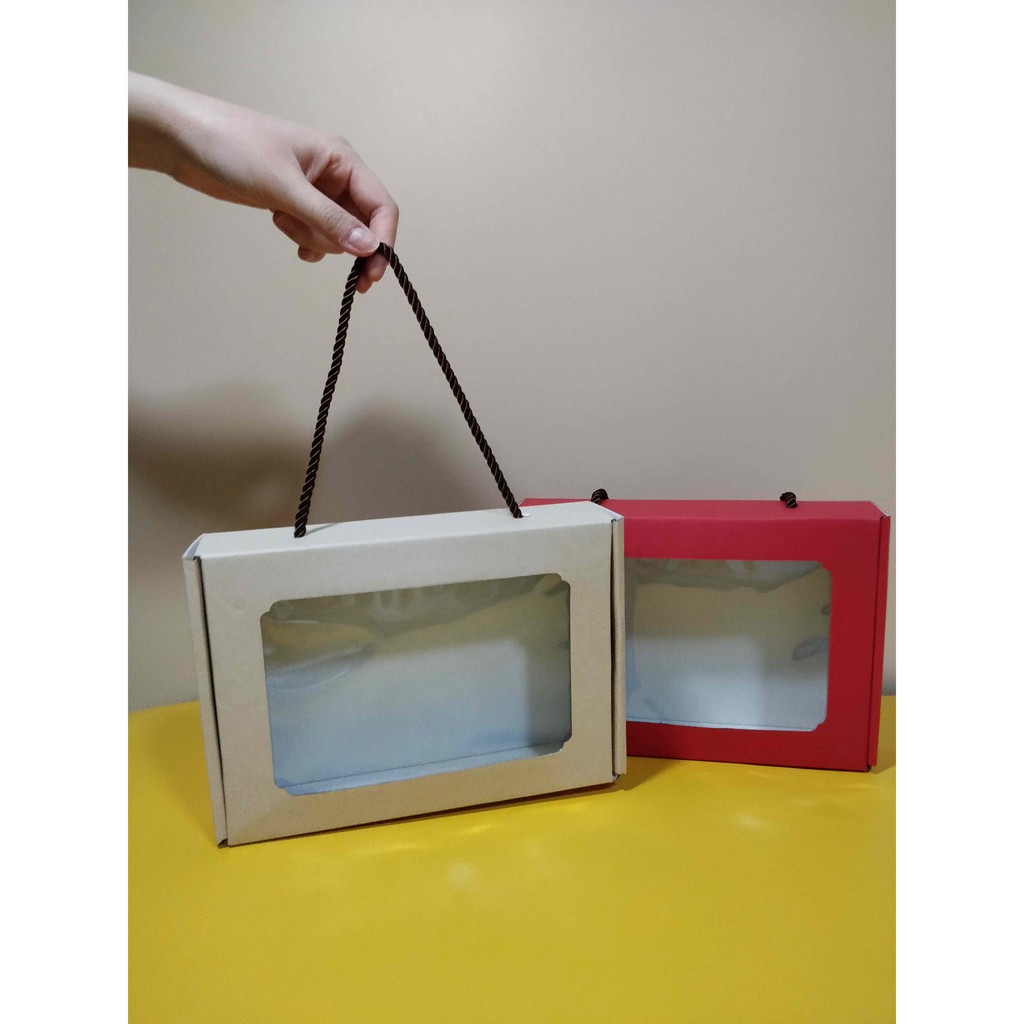 

Box Karton Dus Kue Bertali 22.5 X 15.5 X 5 CM