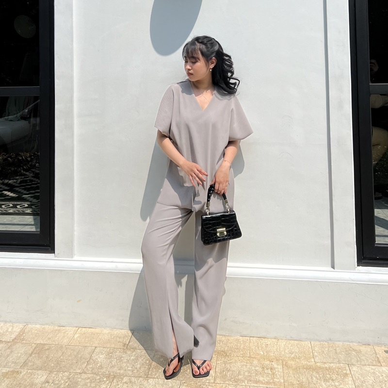 ESSI Lewi Pleats Set (top and pants)-2