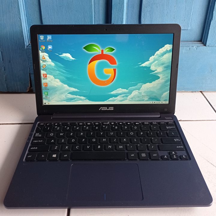 Notebook Asus E203NAH Slim Tipis Ringan RAM 2GB SSD 128GB Windows 11