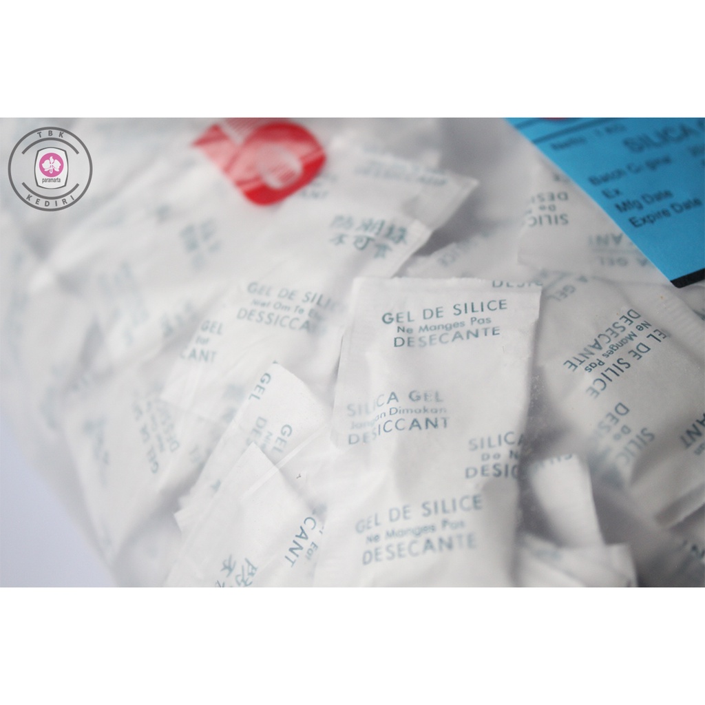 

Silica Gel Food Grade Oxyfree Penghilang Lembab dan Bau Tengik 100 gr