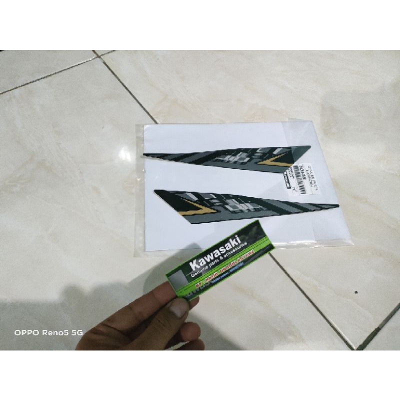 striping stiker cover aki body tengah ninja r hitam 2014 original Kawasaki