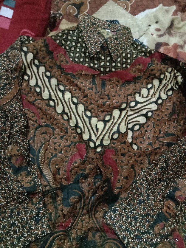 Baju Kemeja Batik Pria Lengan Panjang