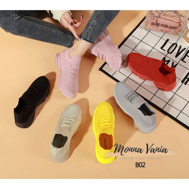 NEW ARRIVAL 
*MONNA VANIA ISELLA SNEAKER #B02*