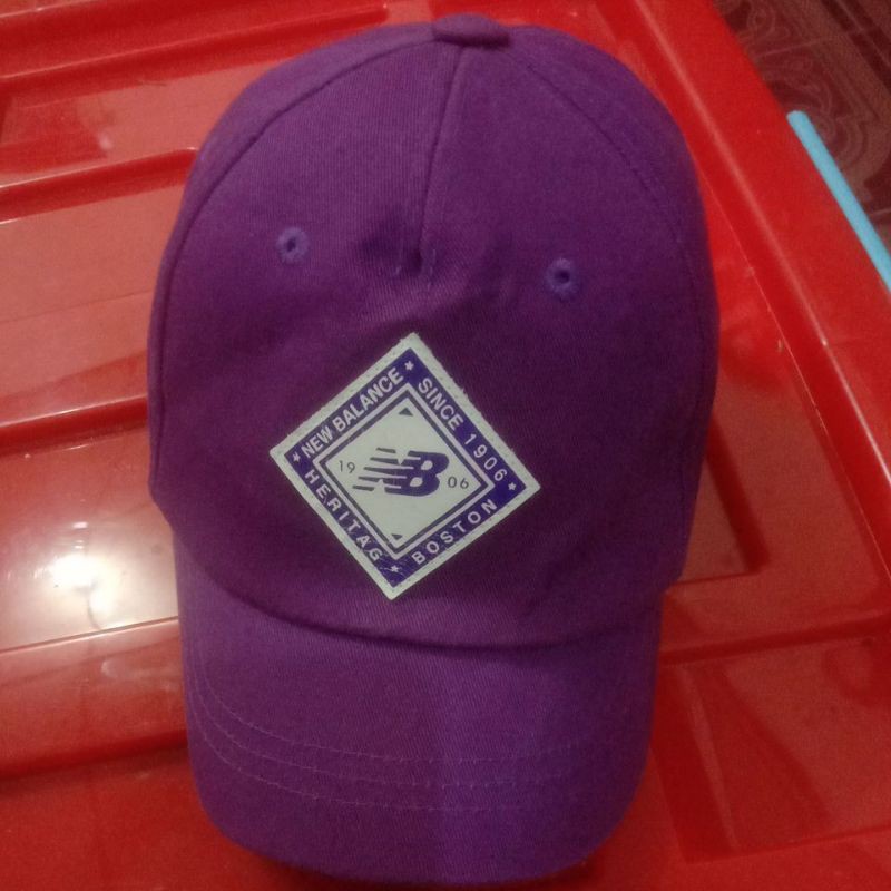 Topi visor pendek NB