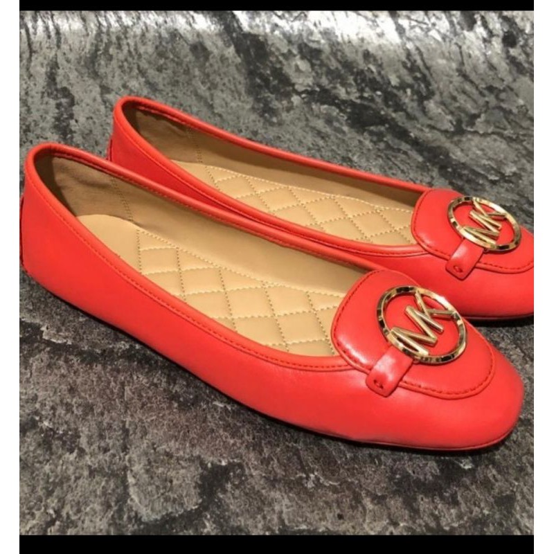 Authentic Sepatu michael kors lillie moc flat coral & white asli