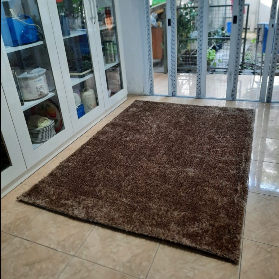 Alice Shaggy Silk Elastic Rug 140x200 Dark Brown-1