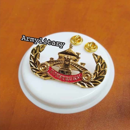 Pin konstruksi