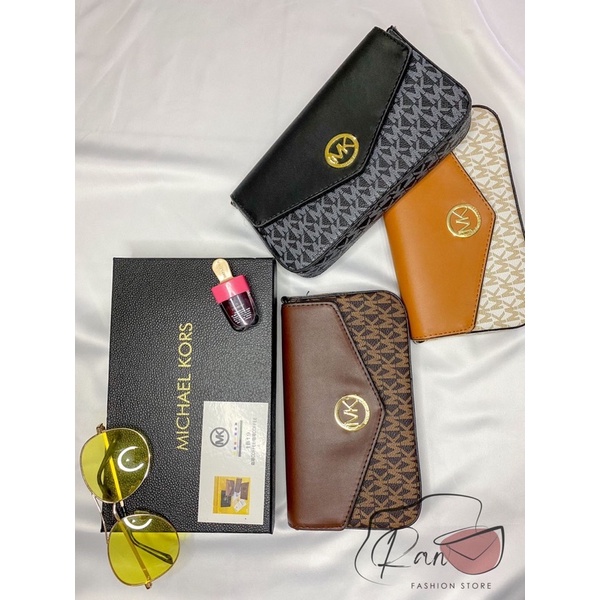 1819 Michael Kors Flip 3 In 1