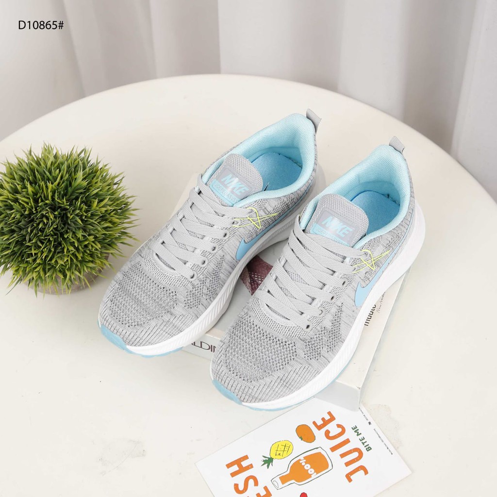 Running Shoes D10865