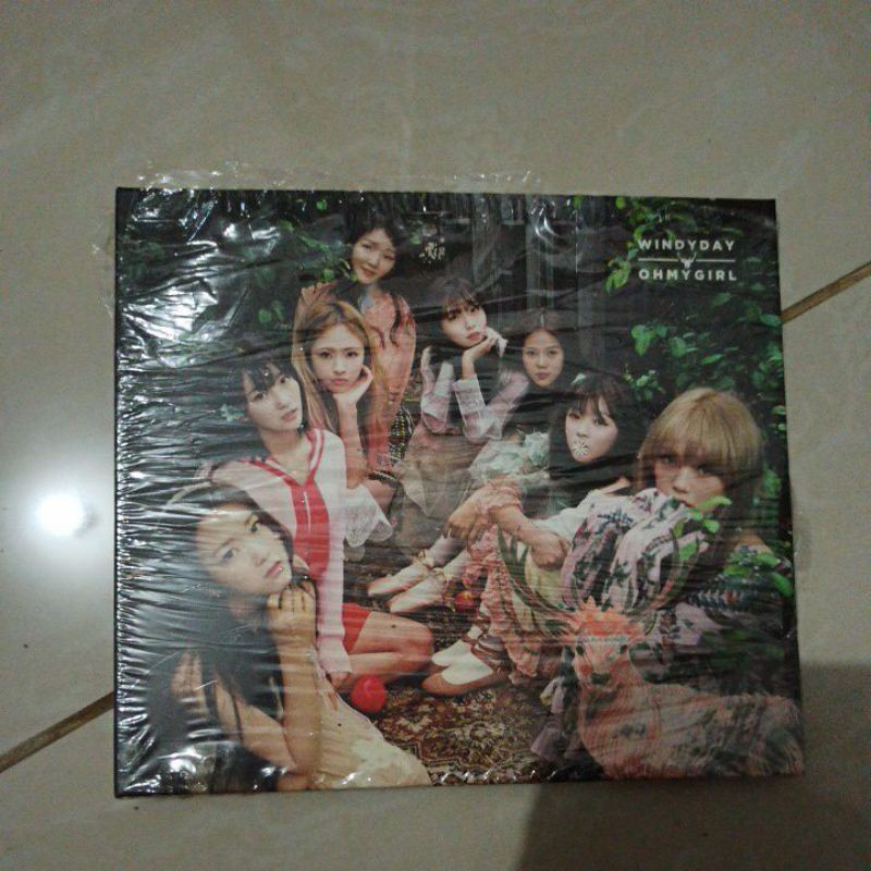 OH MY GIRL WINDY DAY PRELOVED