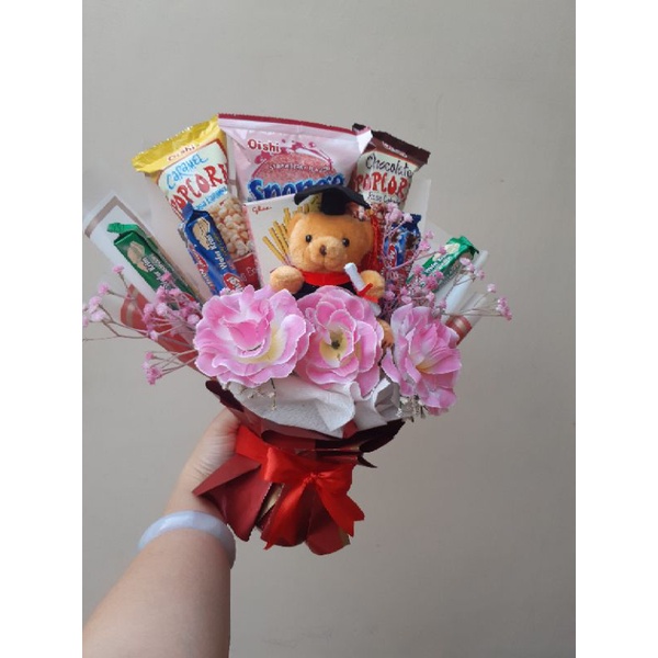 Bucket snacks graduation uk 30x35