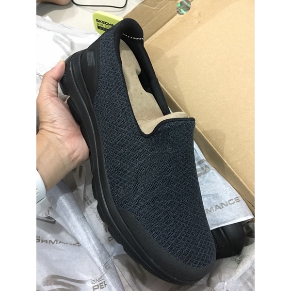 Skechers 55503/BBK. Skechers Go walk  5 sparrow. skechers cowok slipon . skechers size 43.5