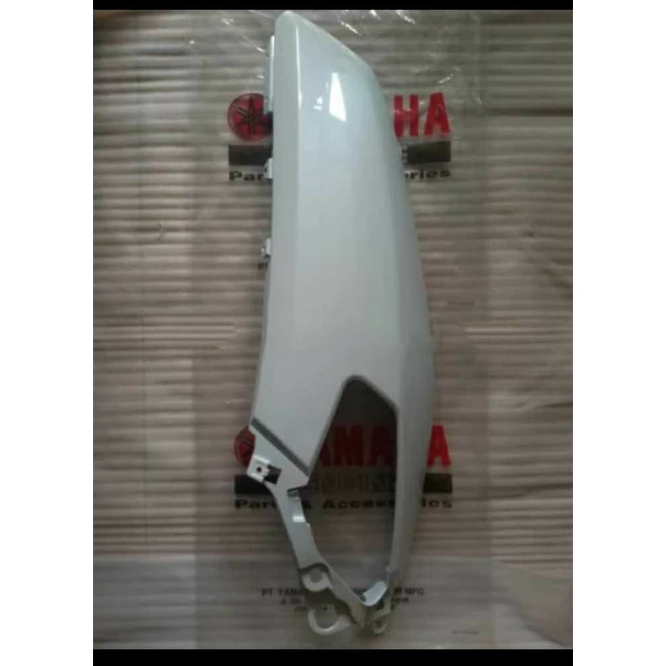 Body belakang Nmax putih kiri original ygp
