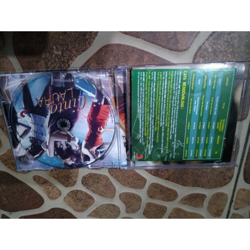 KASET CD CINTA LAURA ORIGINAL BARANG JADUL BARANG UNIK BARANG ANTIK