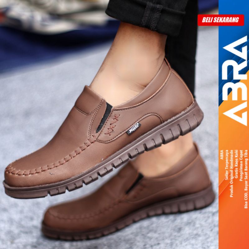 Sepatu Casual Pria Kasual Formal Slip On Kulit  Kerja Hitam Coklat