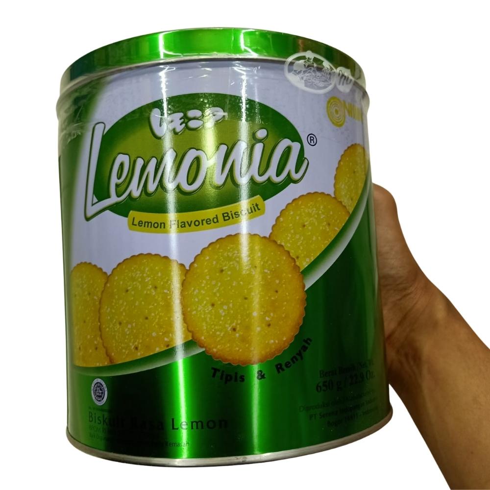 

Biskuit Lemonia Kaleng 700 gram Lemon Flavored Biscuit Tipis dan Renyah