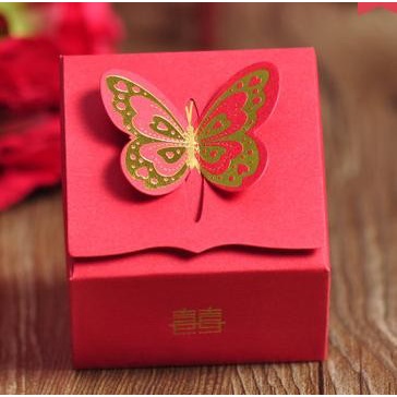 

Kotak Kado Karton Merah Mini Motif Kupu-Kupu Emas