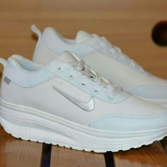 sepatu wanita nike wedges /harian /olahraga/jalan"
