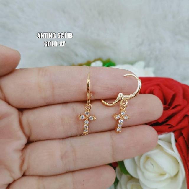 Anting salib,kualitas premium,cantik mewah, aman dipake sehari hari