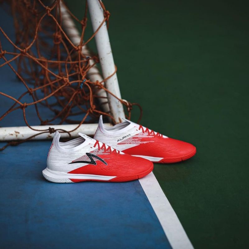 SEPATU FUTSAL SPECS ACCELERATOR ALPHA ELITE IN GARUDA RED