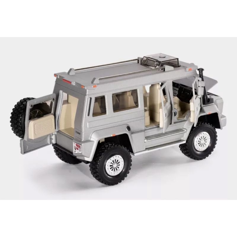Diecast Mobil Mercedes Benz Unimog U5000 Miniatur Mobil Mobilan Pajangan Skala 1:124