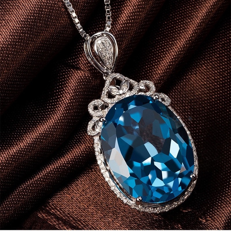 [Ready Stock]Fashion New Inlaid Blue Gem Pendant Silver Plated Necklace