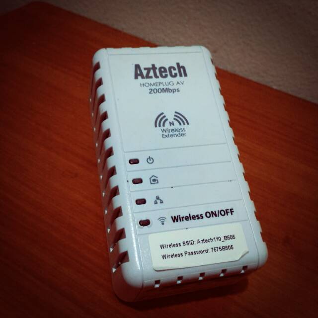 

Wireless extender aztech
