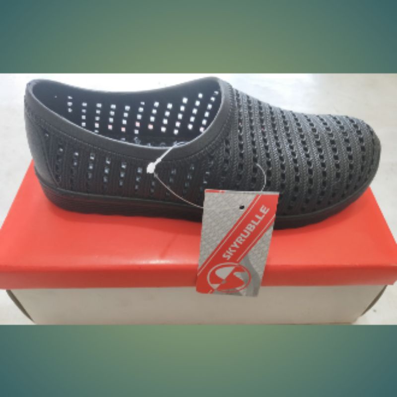 Sepatu karet wanita slip on SL 024