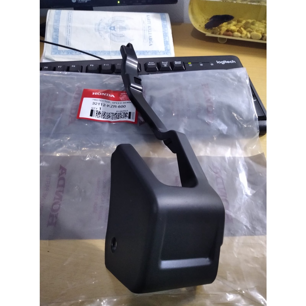 PROTECTOR SPEED SENSOR VARIO 125 150 TUTUP SENSOR VARIO 125 KAPER CVT ATAS SENSOR VARIO 125 32112KZR