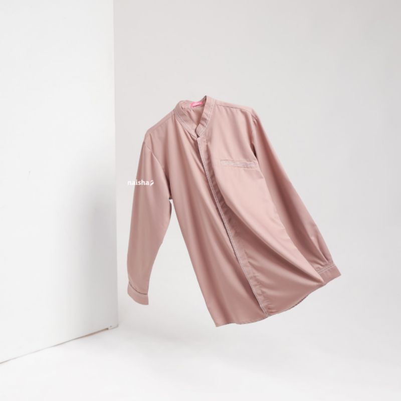 KOKO TERLARIS NAISHA MAHER