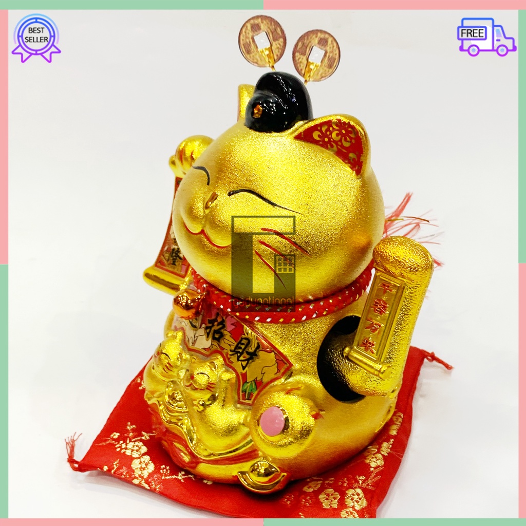 Patung Pajangan Boneka Hiasan Kucing Hoki Fengshui Maneki Neko Maneko Neki Keberuntungan Lucky Cat Jepang Cina China Keramik Ceramic Gold Emas Baterai Batrai Batre Batrei Baterry Batery Listrik Tangan Gerak Goyang Melambai Panggil Memanggil Rejeki Murah