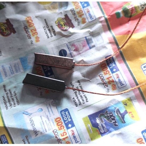 Carbon brush Dinamo Ampere Alternator Kijang Disel Taft Hardtop Disel