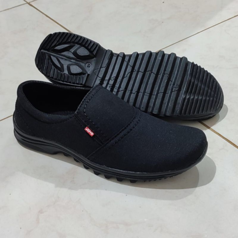 Sepatu Slip On Laki Laki Dewasa Hitam Polos Casual Pria Tanpa Tali Terbaru Buat Kerja Dan Santai