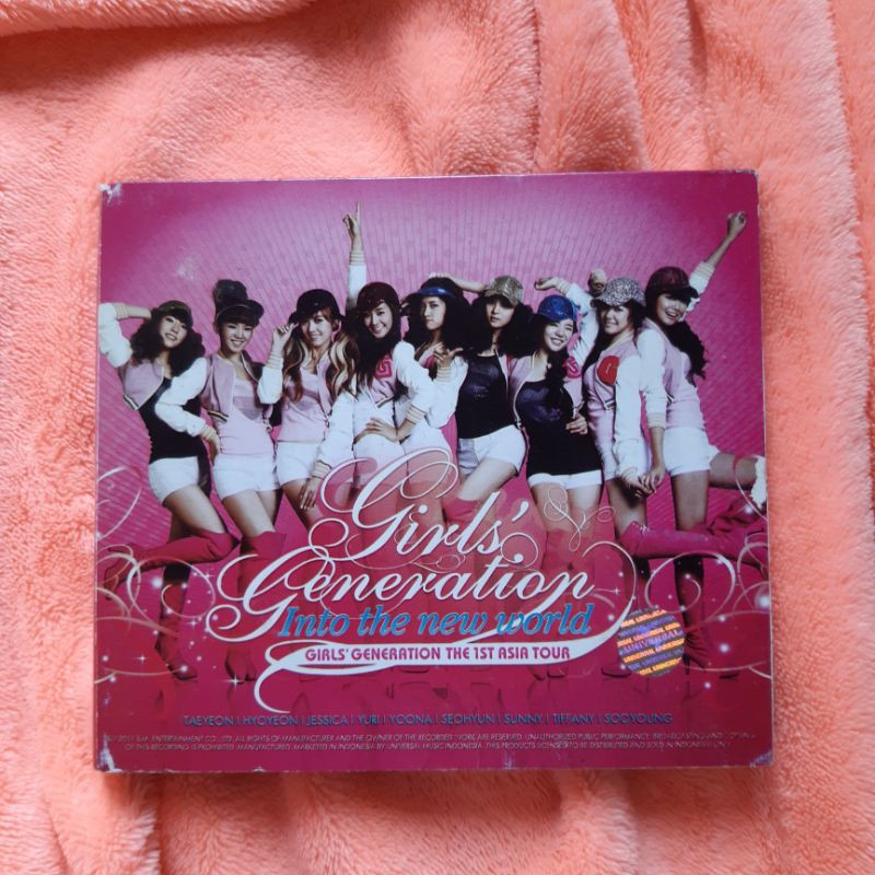[SNSD] GIRLS' GENERATION - THE 1ST ASIA TOUR INTO THE NEW WORLD CONCERT CD