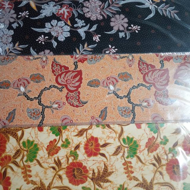 

GROSIR KERTAS KADO KYKI 50LEMBAR