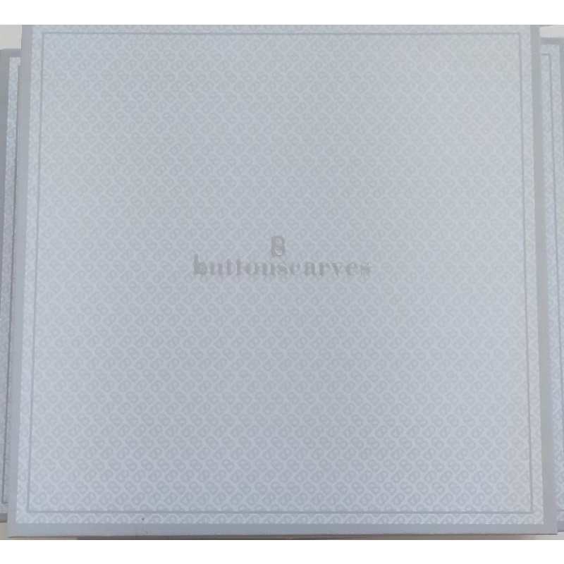 Tapis Monogram Square by Buttonscarves