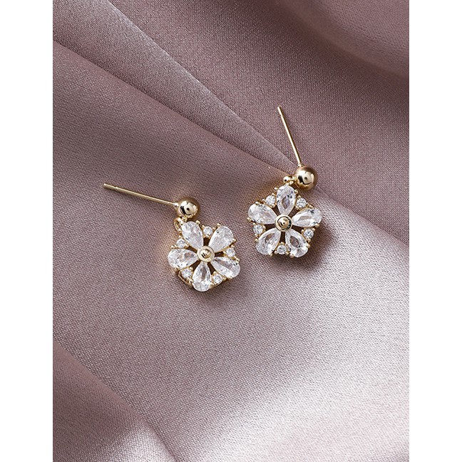 LRC Anting Tusuk Fashion Golden Flower Stud Earrings With Diamonds D63751