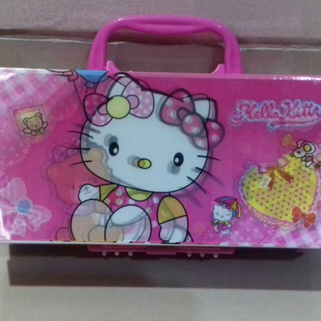 

Kotak Pensil Buka Pakai Kode motif Hello Kitty