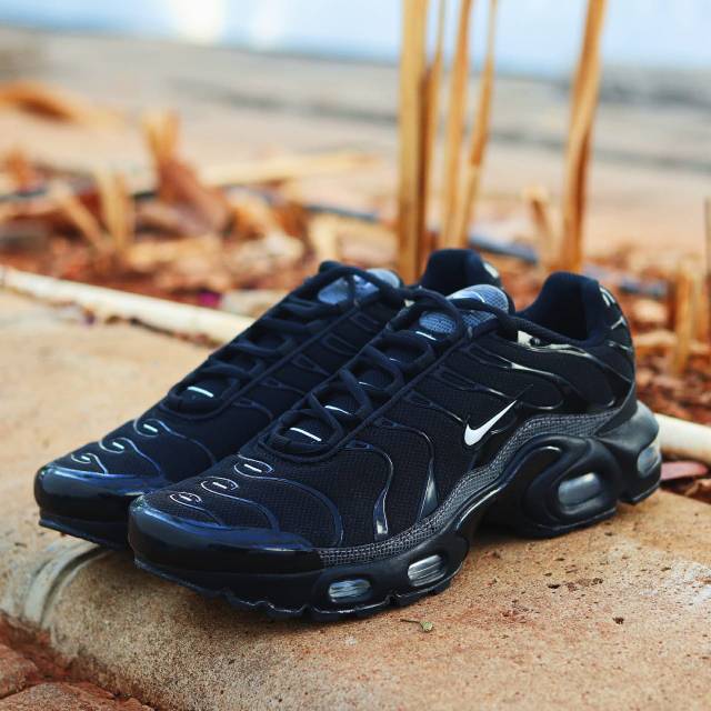 nike tn black black original