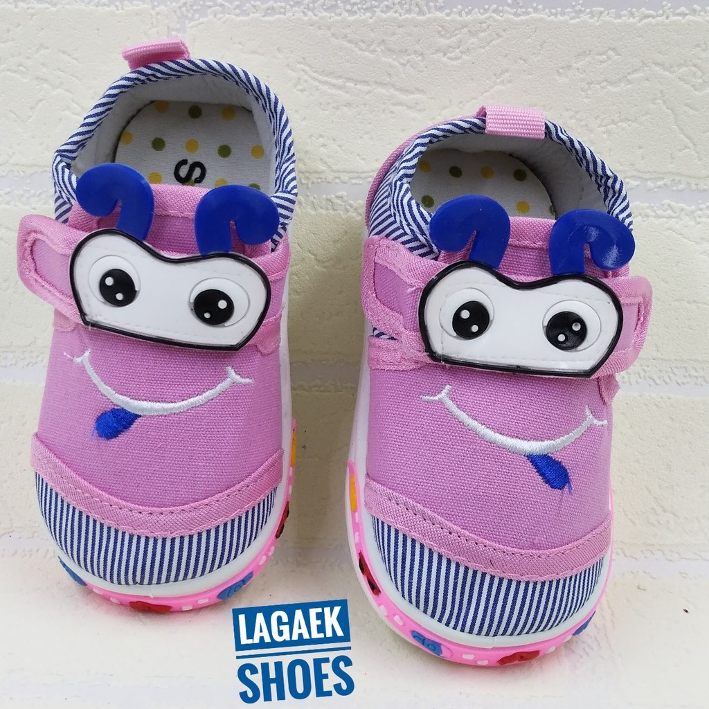  Sepatu  anak  import usia 8 bulan 1  2 tahun  JUP super cute 