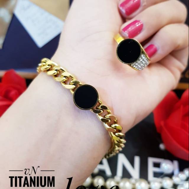 Titanium gelang dan cincin 1849j