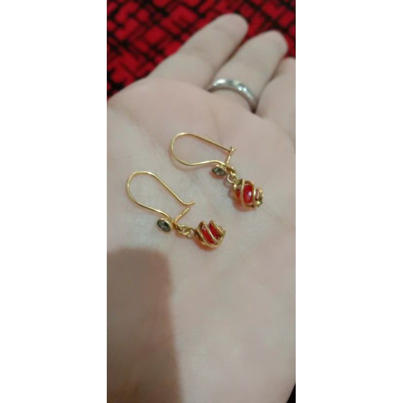 anting emas muda kadar 18k/375 berat 1,5gram