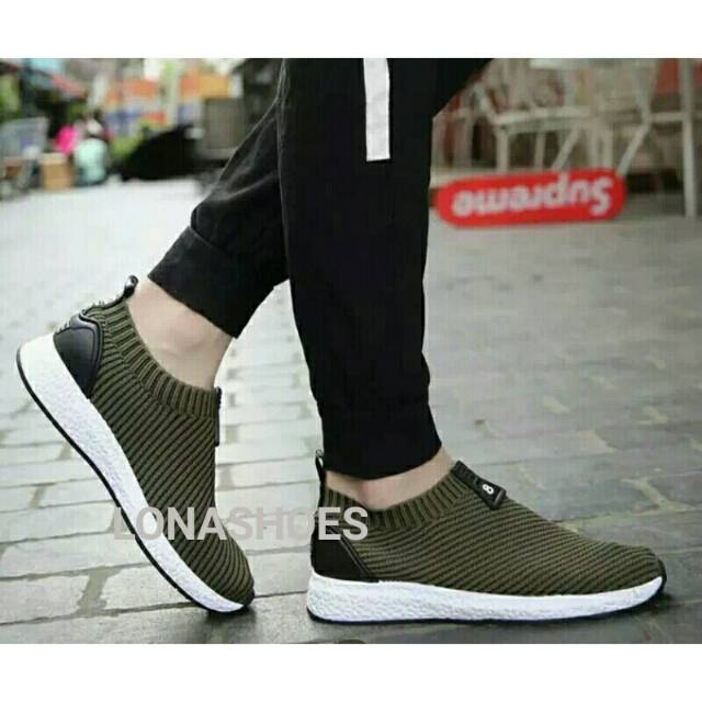Slip on pria import kekinian,Sneaker,Kasual pria,kets