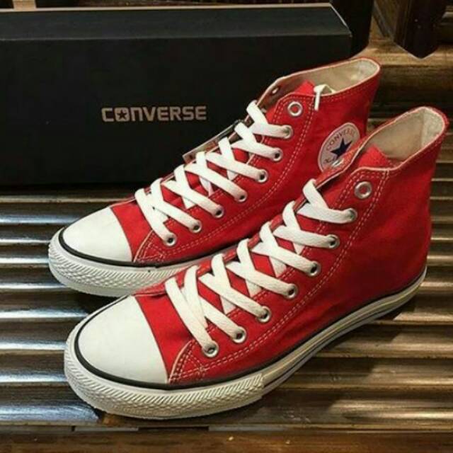 Converse red